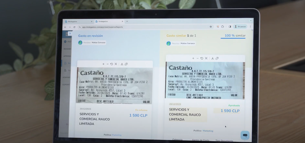 Pantalla de laptop mostrando la interfaz de Rindegastos comparando dos recibos de la tienda Castaño, indicando un gasto duplicado con un 100% de similitud entre los recibos.