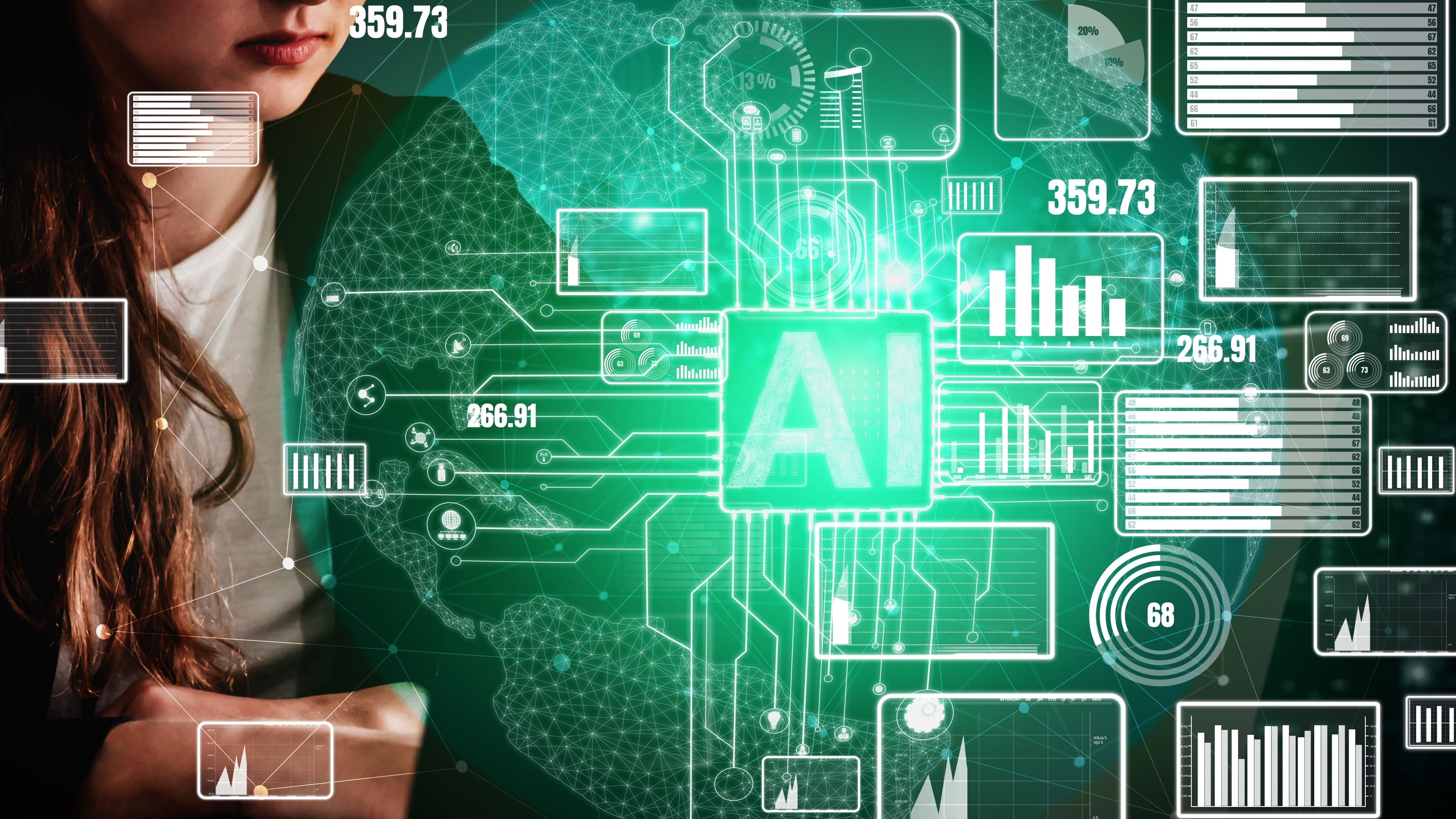 Un primer plano de una pantalla holográfica que muestra visualizaciones de datos impulsadas por inteligencia artificial, gráficos y diversas métricas. La interfaz se superpone parcialmente sobre una persona visible.