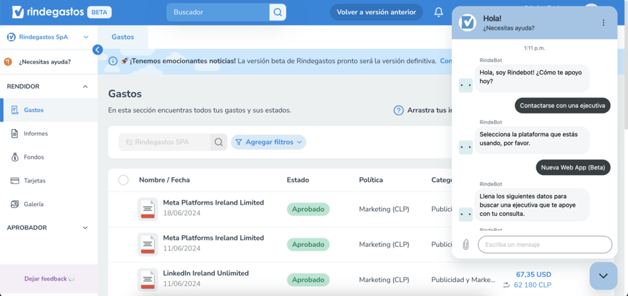 Captura de pantalla de la interfaz de Rindegastos mostrando la sección de gastos y una ventana de chat de soporte con RindeBot."