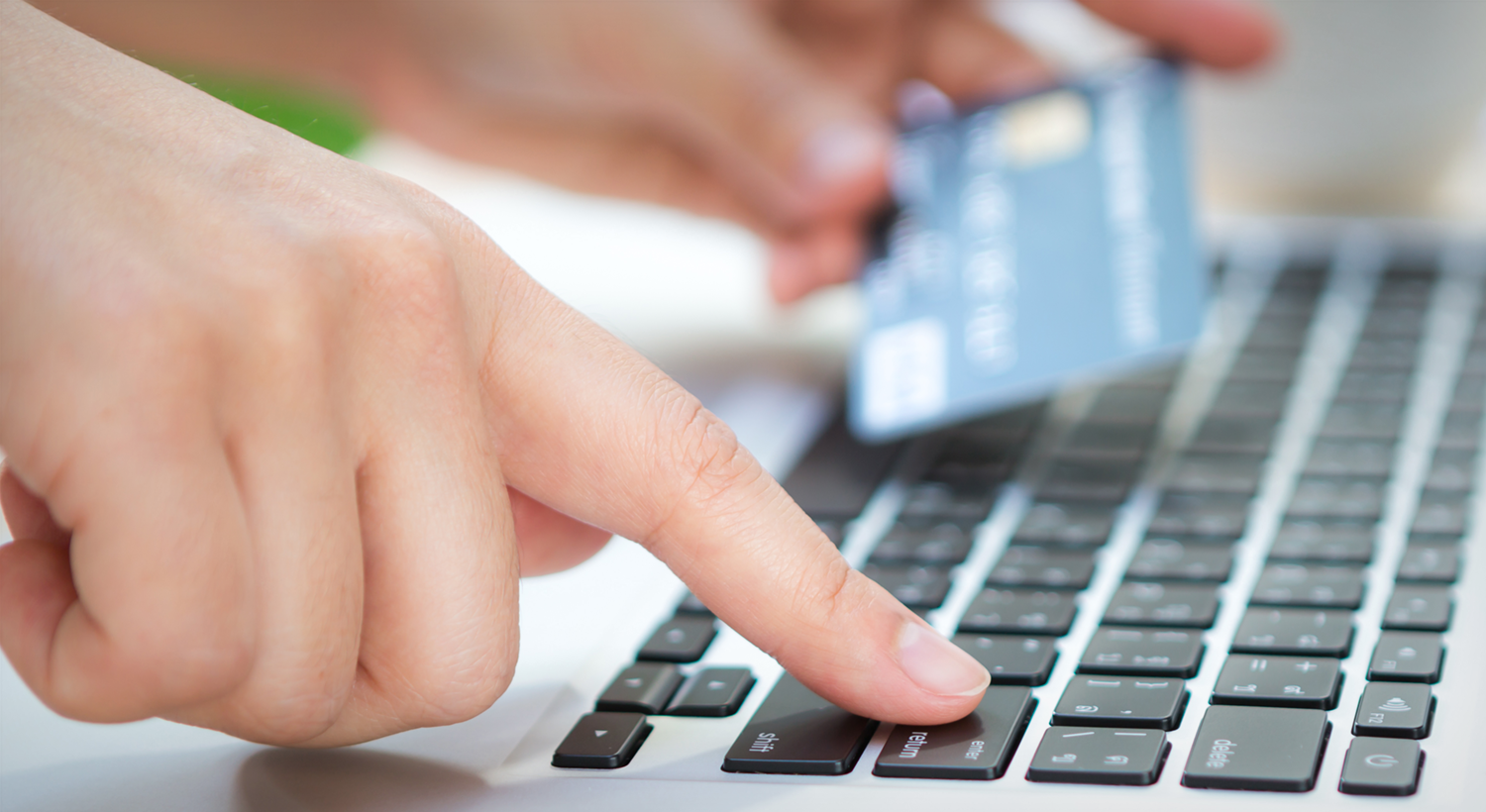 Pagar con tarjeta de crédito vía mercado pago online digital